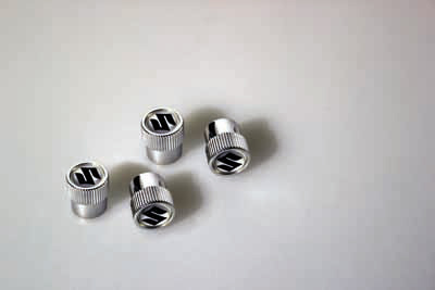 Ventieldoppen met Suzuki logo (2 stuks)