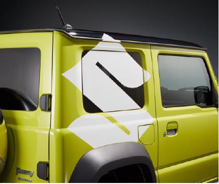 Suzuki S embleem, wit