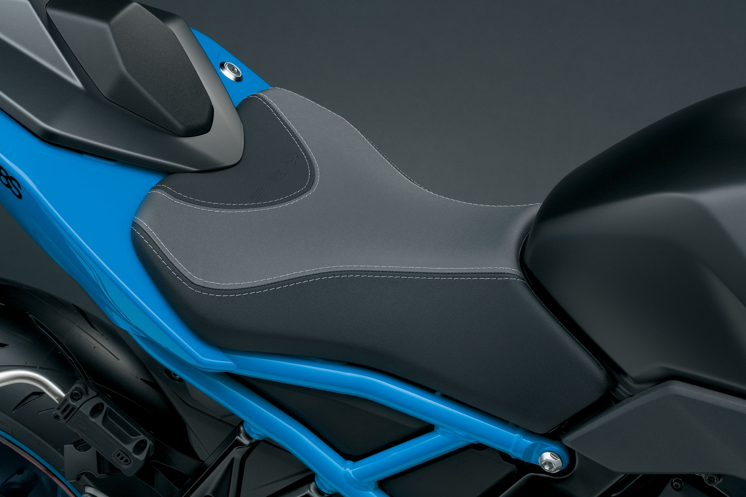 Luxe zadel GSX-8S/8R