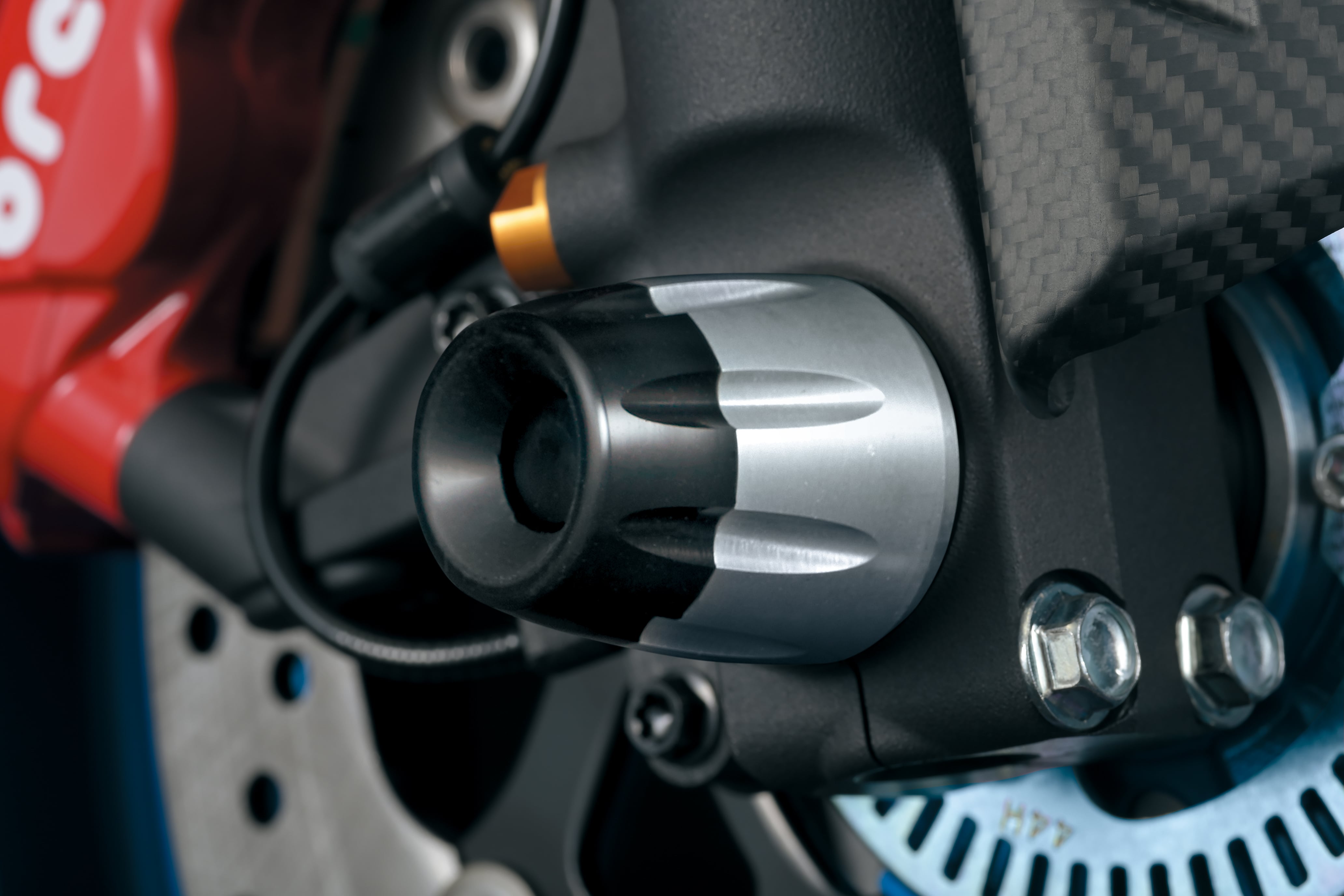 Front axel slider GSX-S