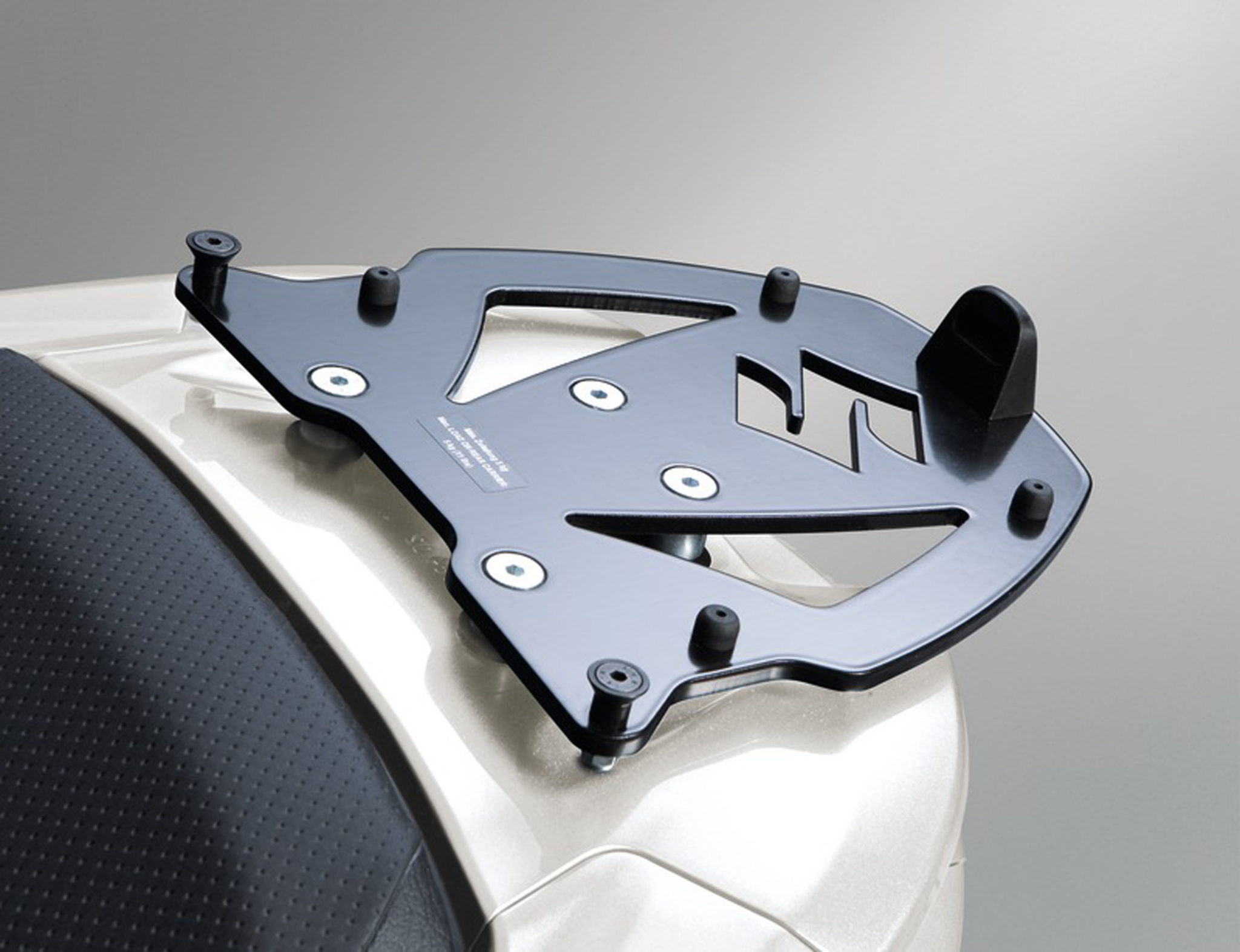 Topkoffer adapter Burgman 400 L8~