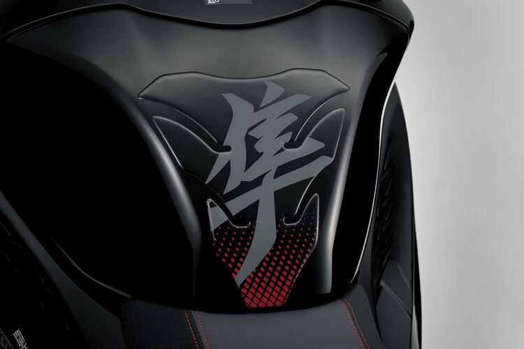 Tankpad rood accent Hayabusa
